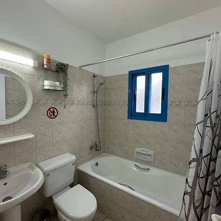 Cozy 2-Bd Ap Near The Sea! Apartment Paphos Exterior photo